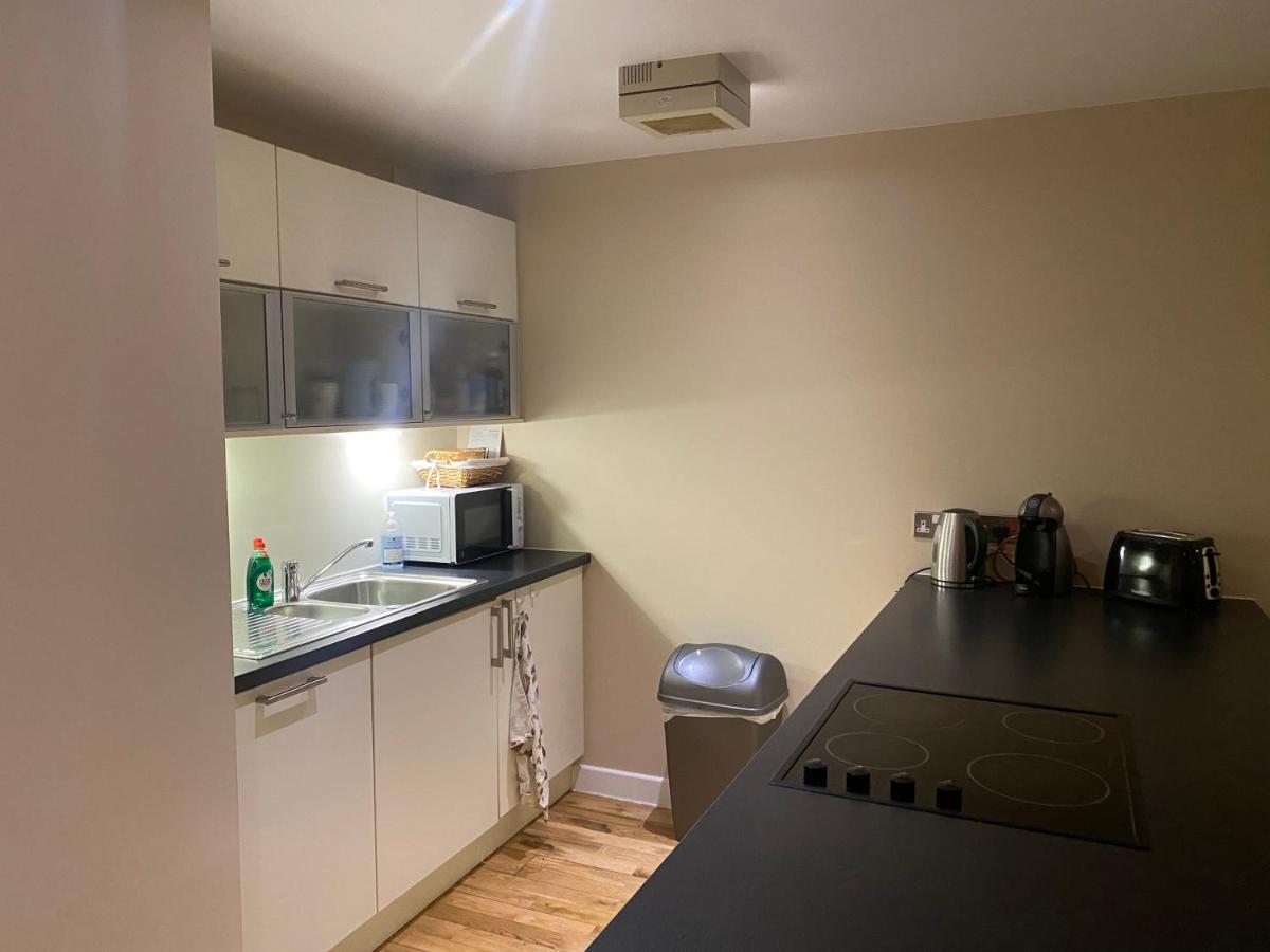 City Centre 2 Bedroom Apartment, Secure Parking. Глазго Экстерьер фото